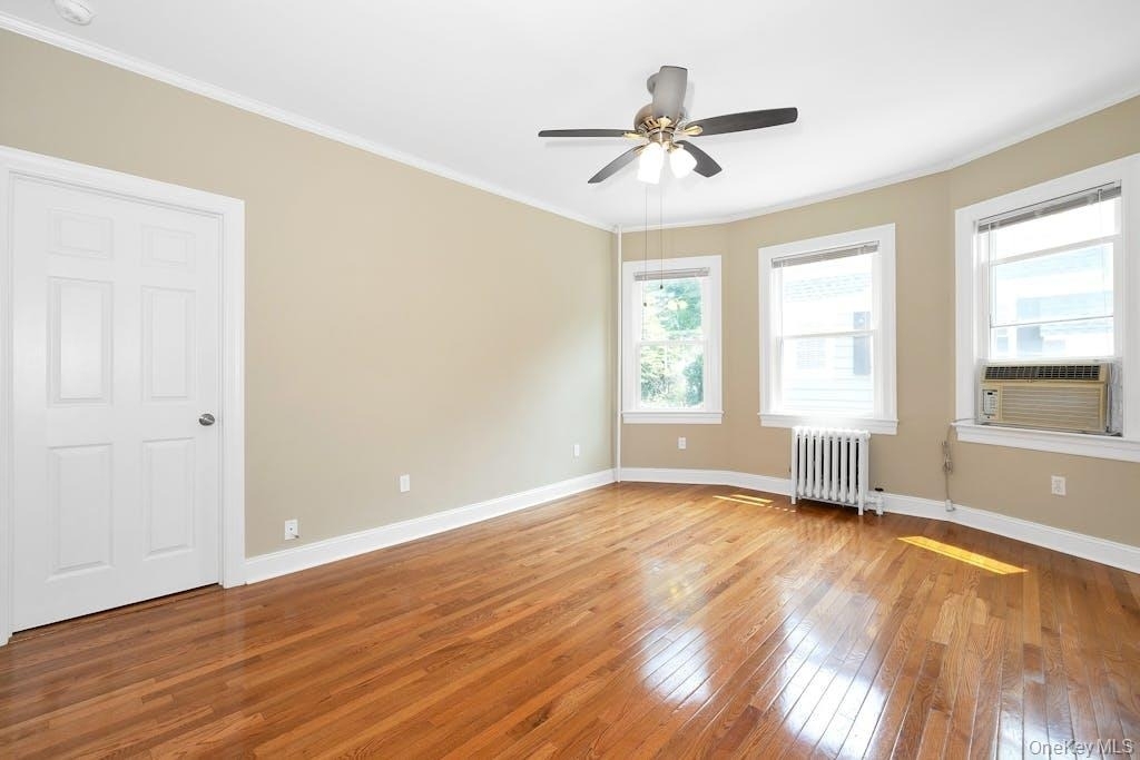 747 Pelhamdale Avenue - Photo 3