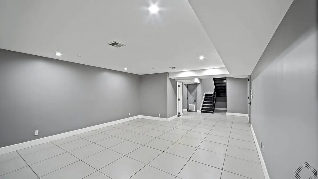 60-15 Myrtle Ave - Photo 16