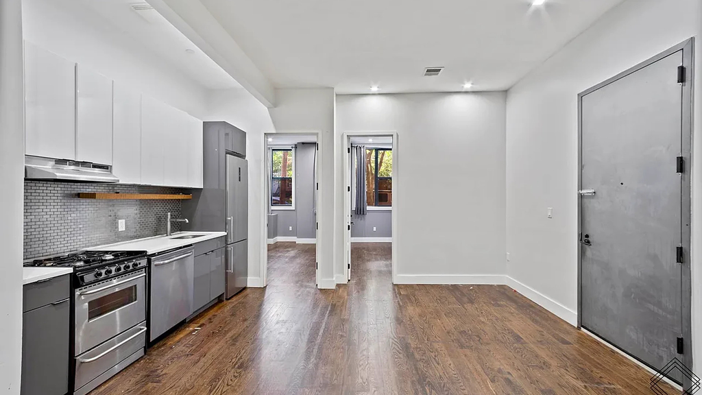60-15 Myrtle Ave - Photo 13