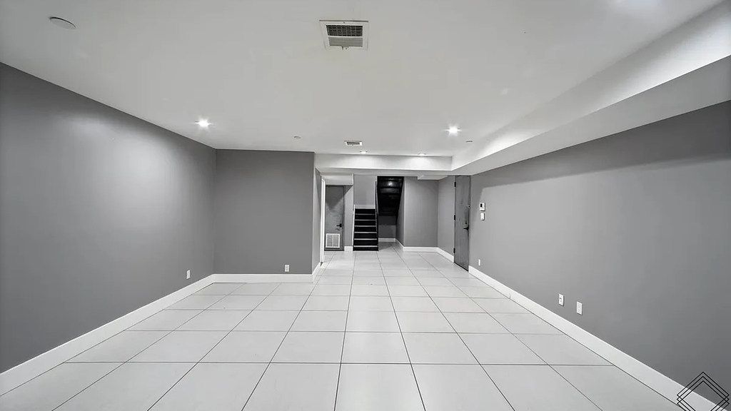 60-15 Myrtle Ave - Photo 4