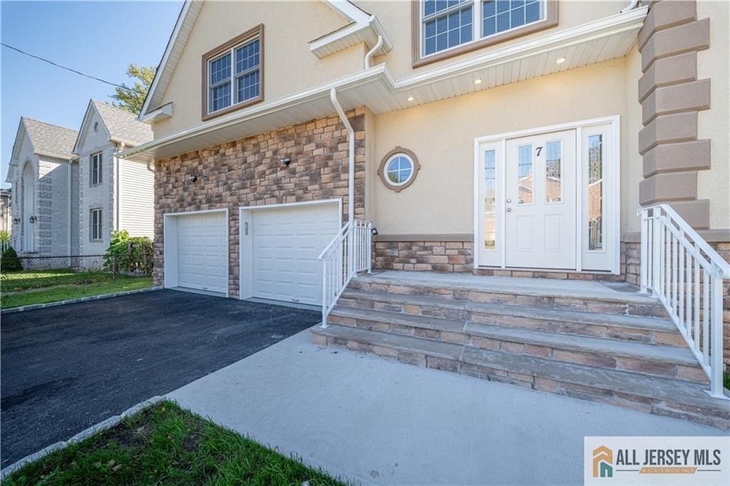 7 Mount Pleasant Avenue - Photo 0