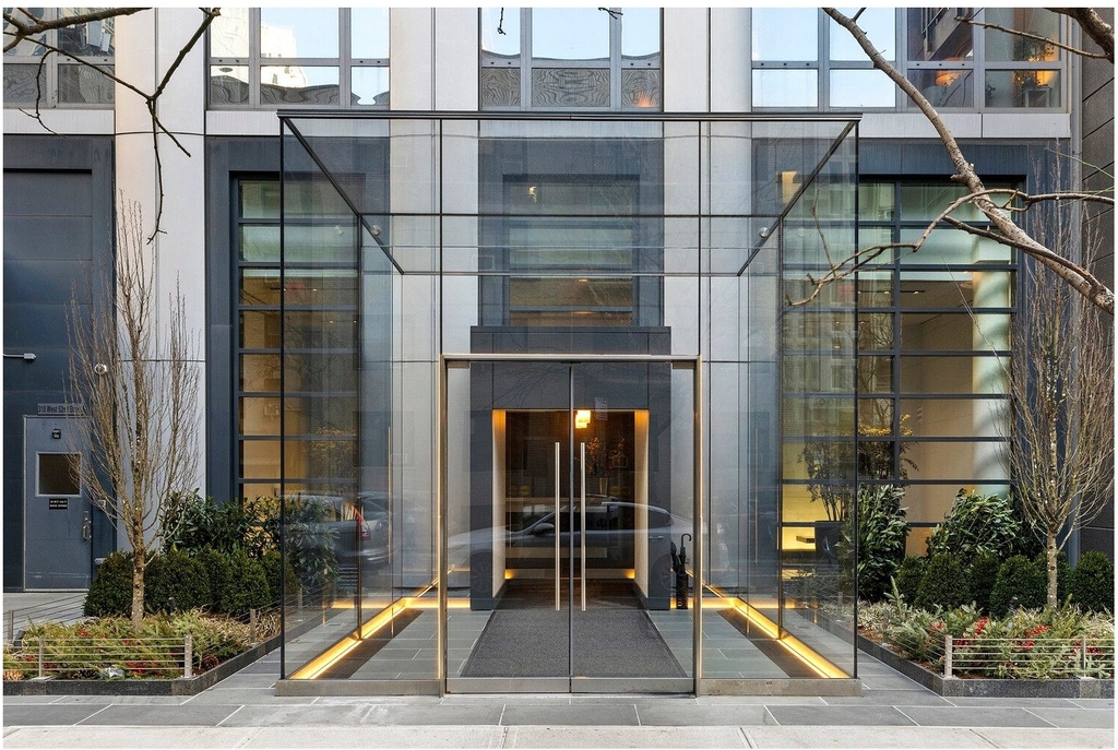 310 W 52nd Street - Photo 7