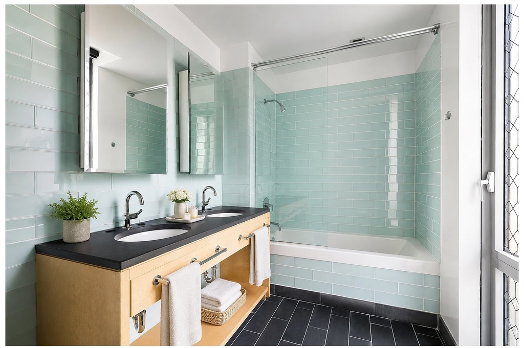 310 W 52nd Street - Photo 5
