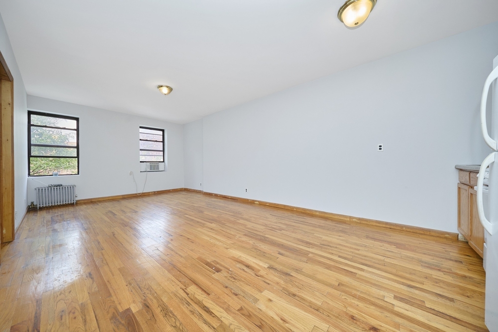 460 9th Avenue - Photo 4