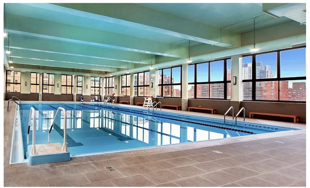 275 W 96th Street - Photo 9