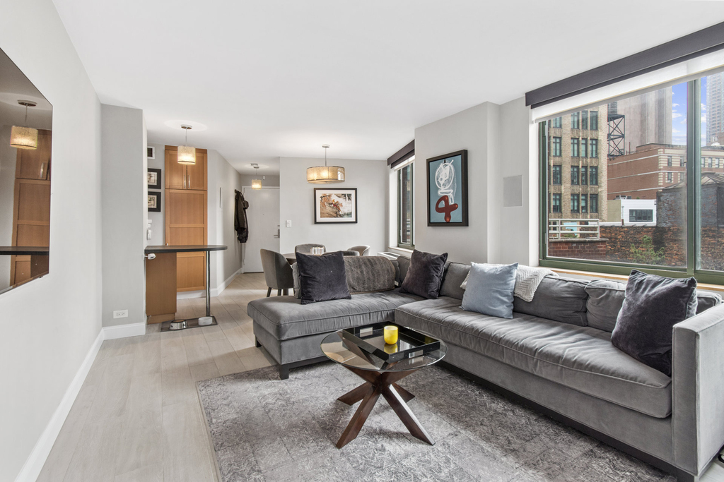295 Greenwich Street - Photo 0