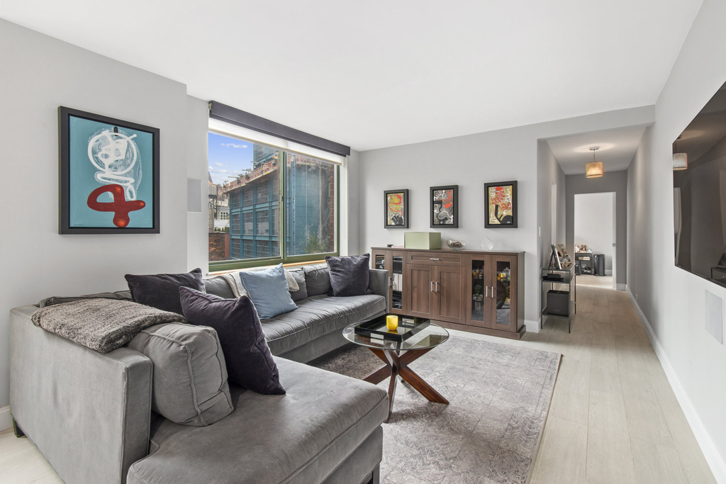 295 Greenwich Street - Photo 1