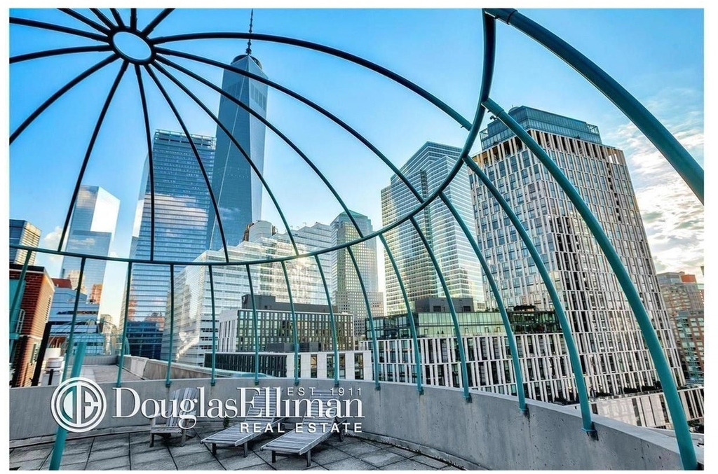 295 Greenwich Street - Photo 13