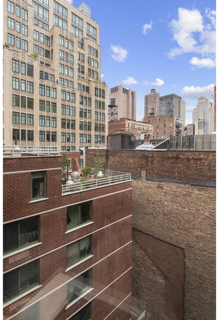 295 Greenwich Street - Photo 9