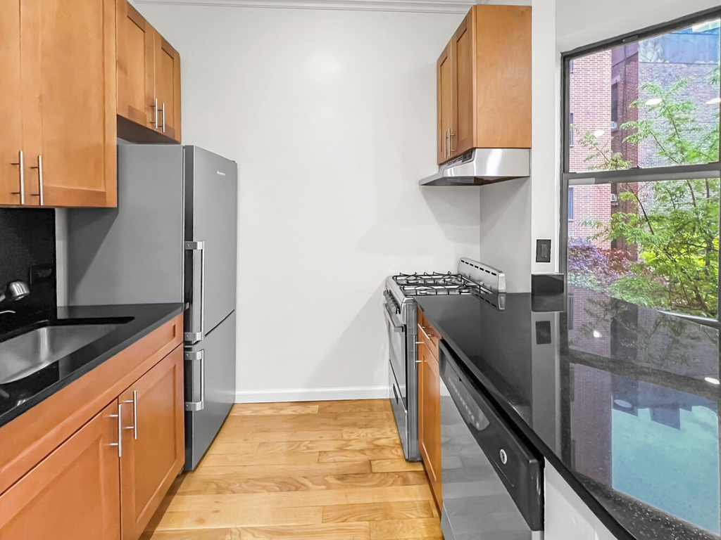 130 E 93rd Street - Photo 1