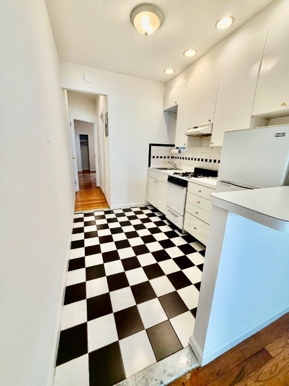 500.5 E 84th Street - Photo 9