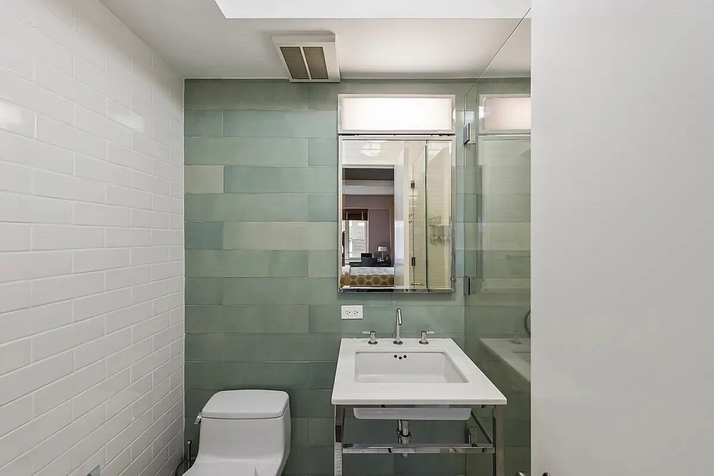 211 E 51st Street - Photo 4