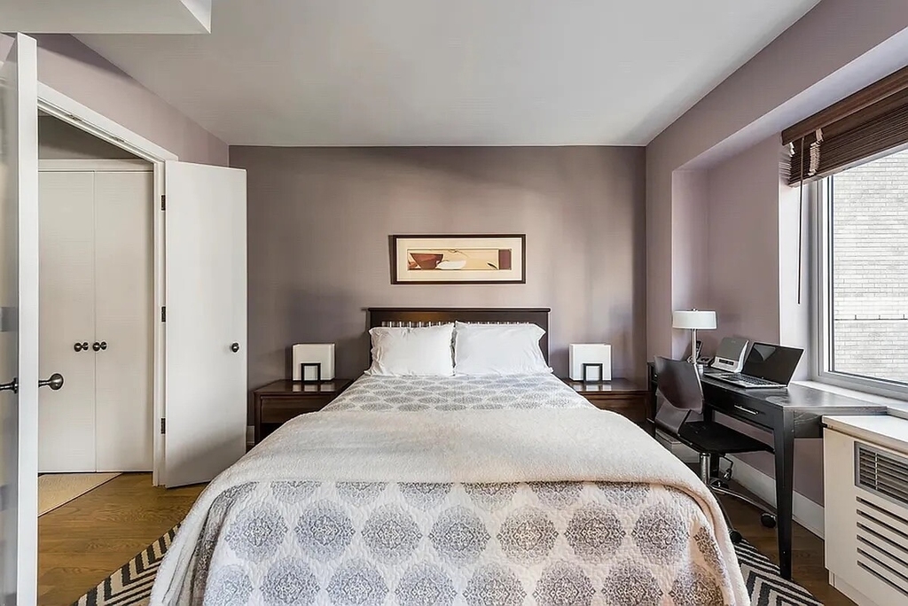 211 E 51st Street - Photo 2