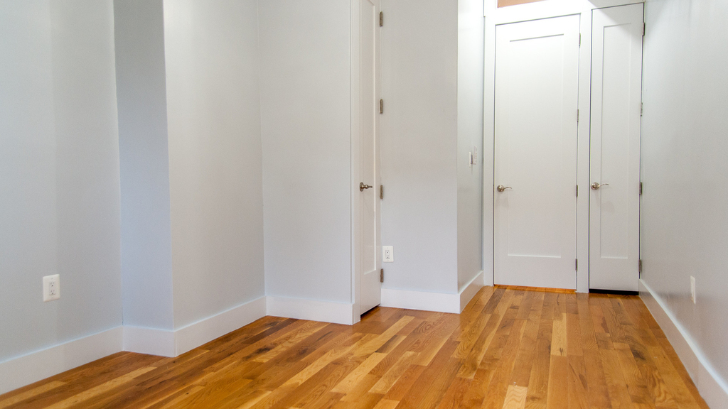 1128 Willoughby Ave - Photo 7