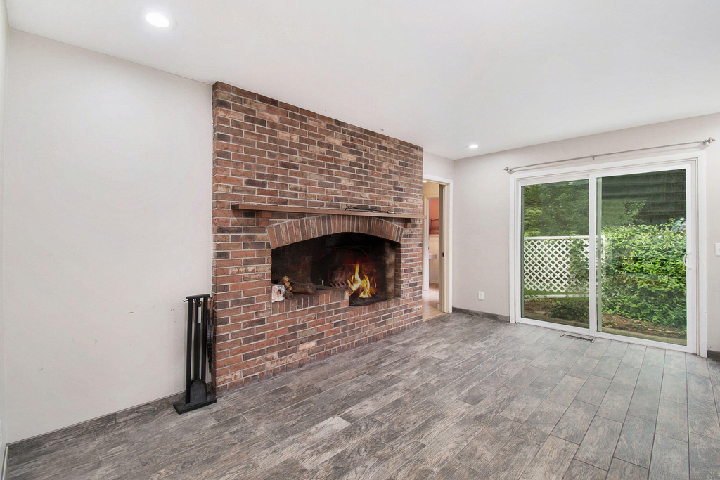 11958 Yorkshire Drive - Photo 3