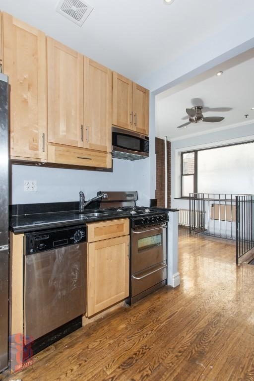 410 East 13th Street - Photo 5