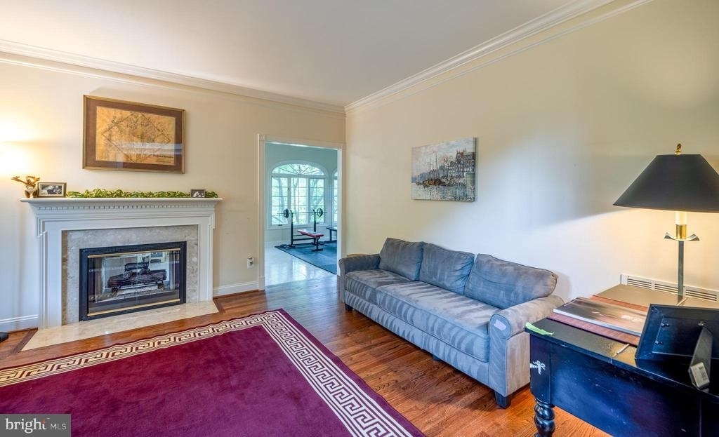 1115 Amanda Drive - Photo 4