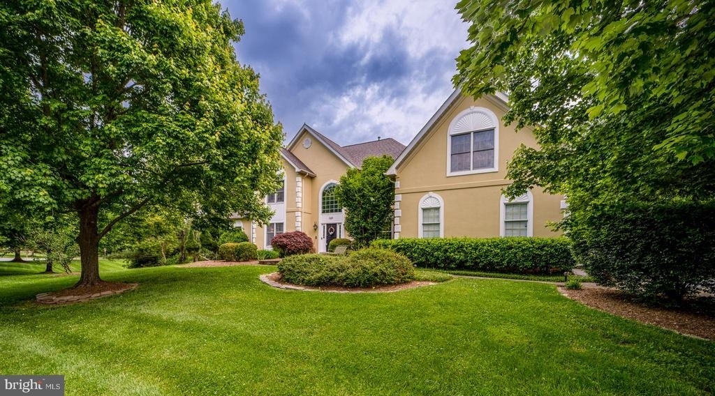 1115 Amanda Drive - Photo 1