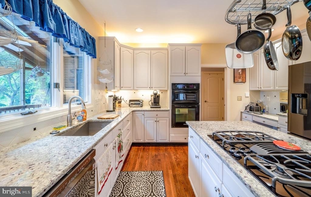1115 Amanda Drive - Photo 15