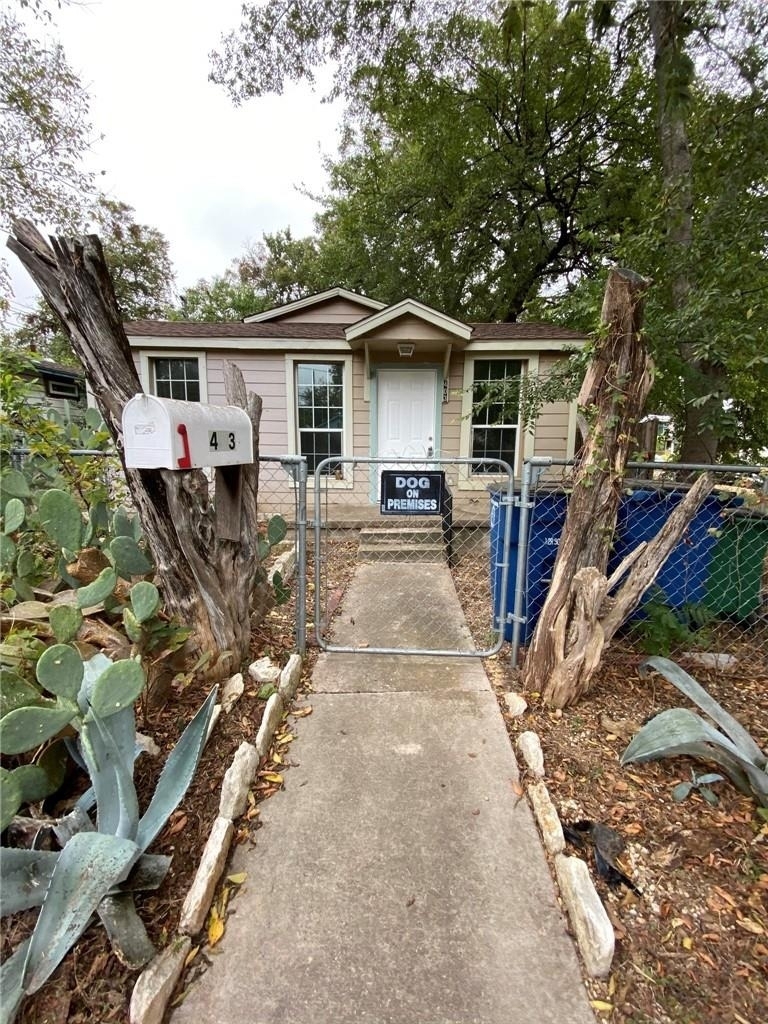 403 Pedernales St - Photo 0