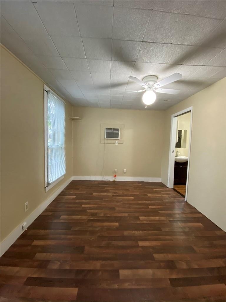 403 Pedernales St - Photo 2