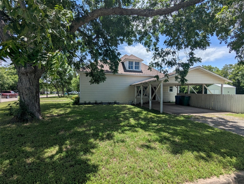 1319 Grace St - Photo 4