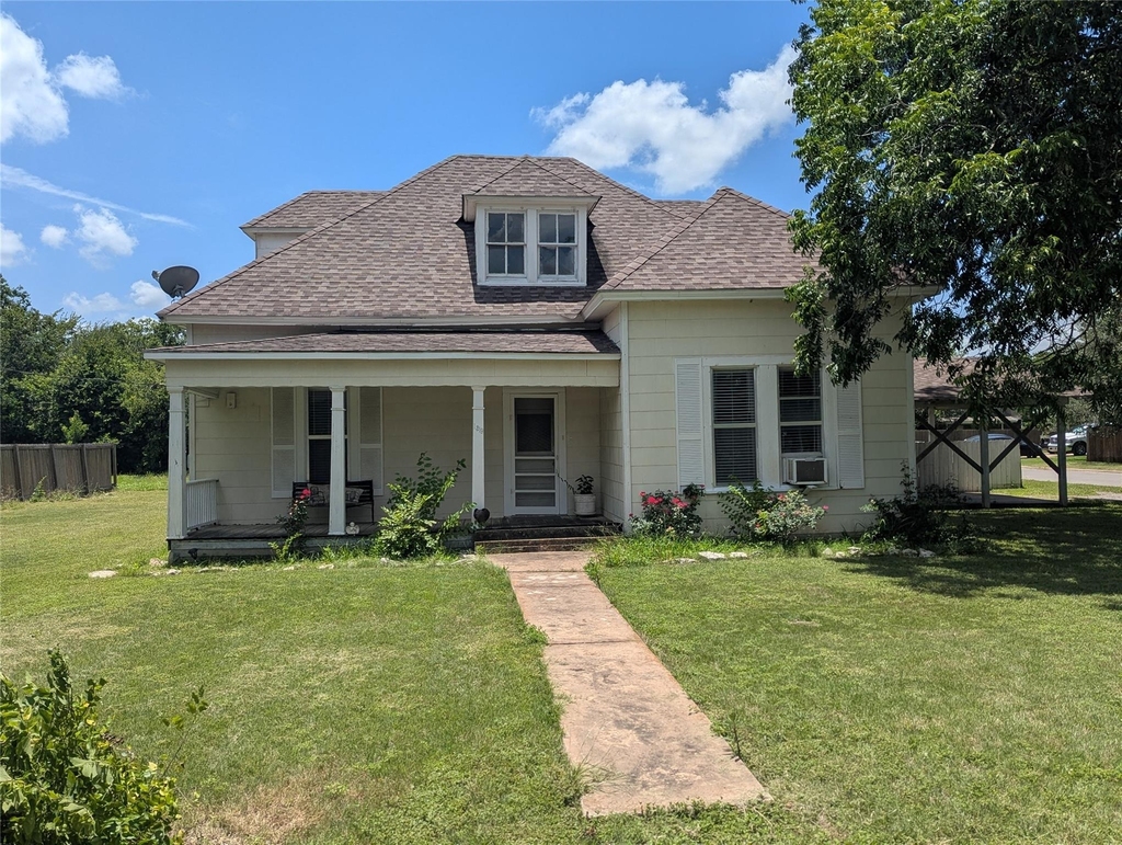 1319 Grace St - Photo 0