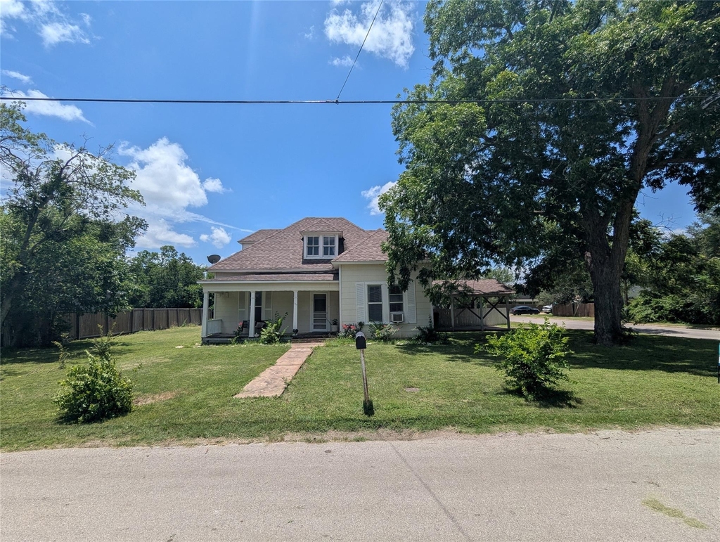 1319 Grace St - Photo 2