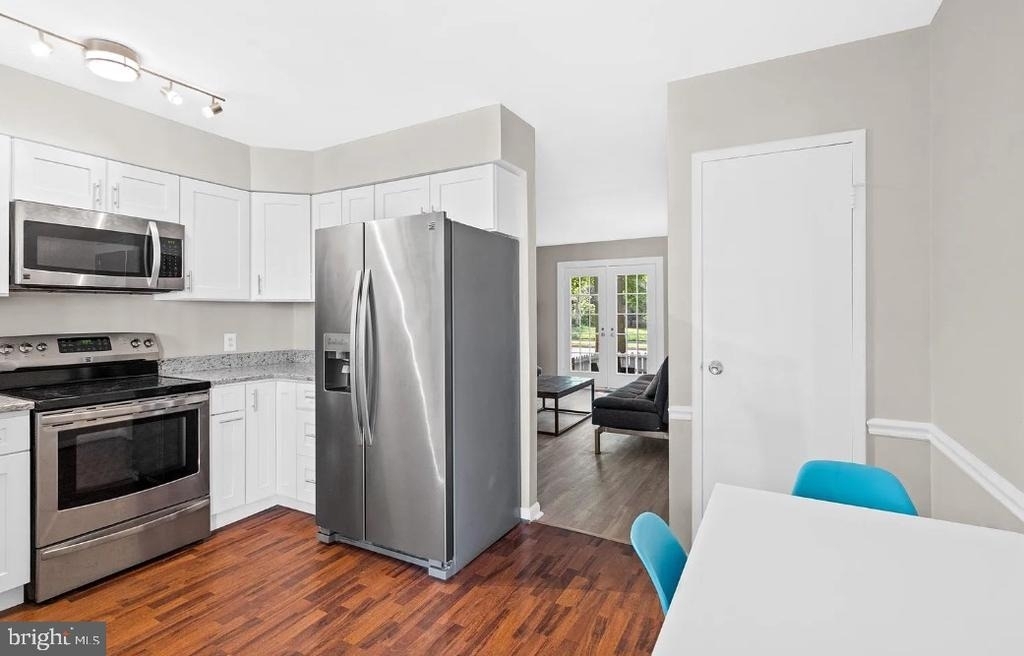 2515 S Walter Reed Drive - Photo 3
