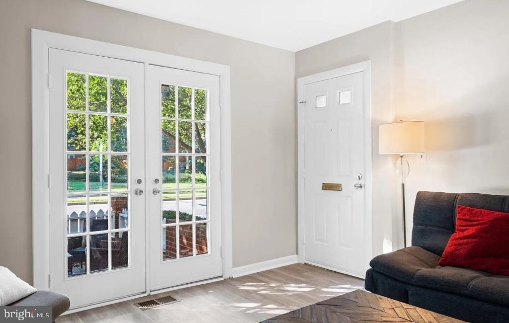 2515 S Walter Reed Drive - Photo 4