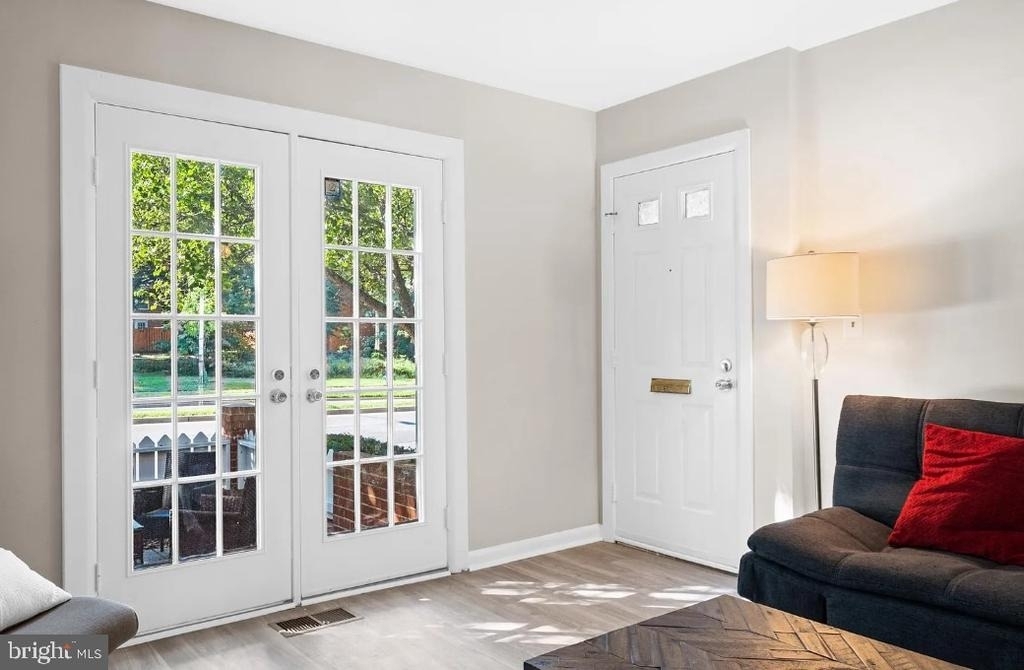 2515 S Walter Reed Drive - Photo 2