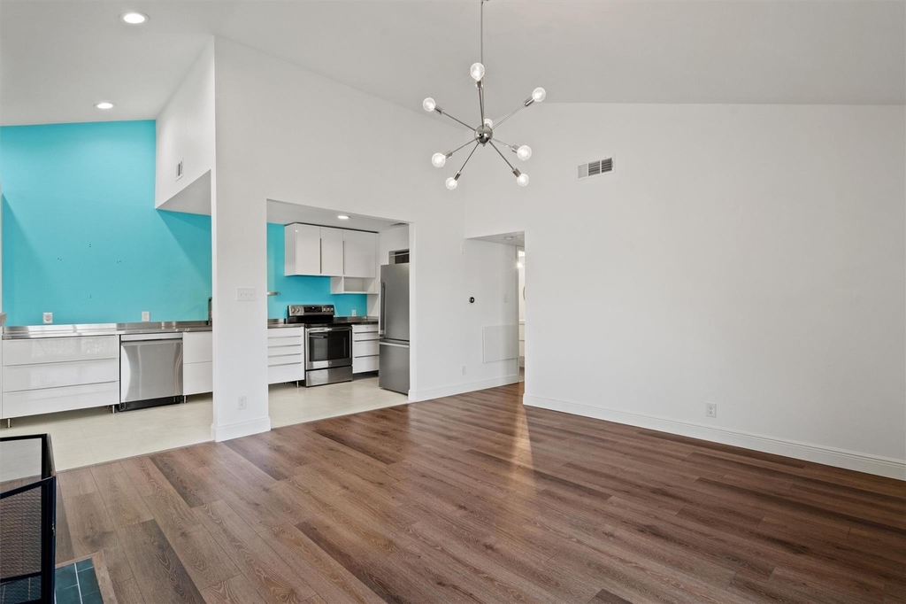 9226 Jollyville Rd - Photo 5