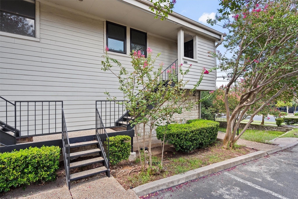 9226 Jollyville Rd - Photo 23
