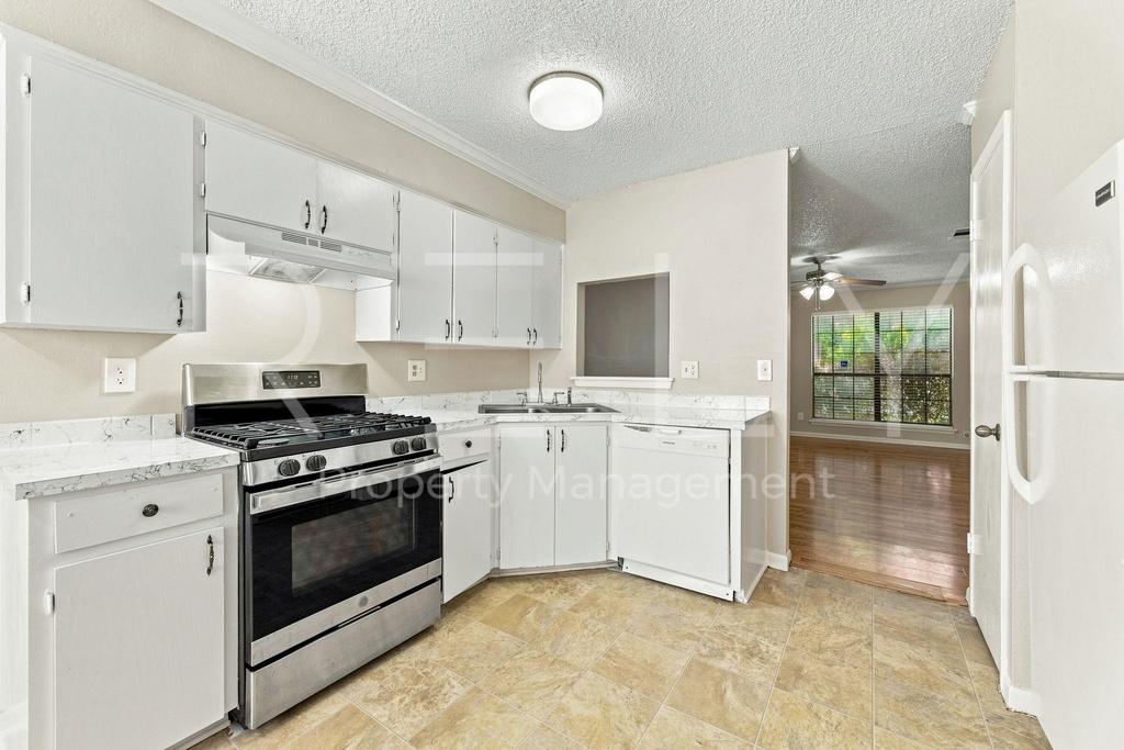 205 W William Cannon Dr - Photo 6
