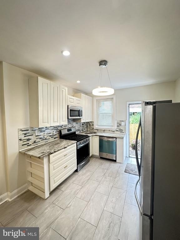6010 N Lambert Street - Photo 5
