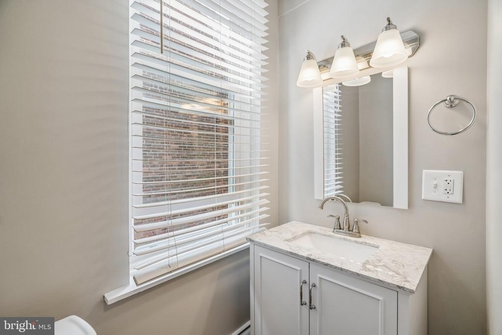 481 Gerhard Street - Photo 8