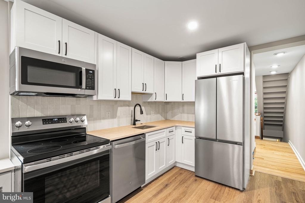 241 S 23rd Street - Photo 9