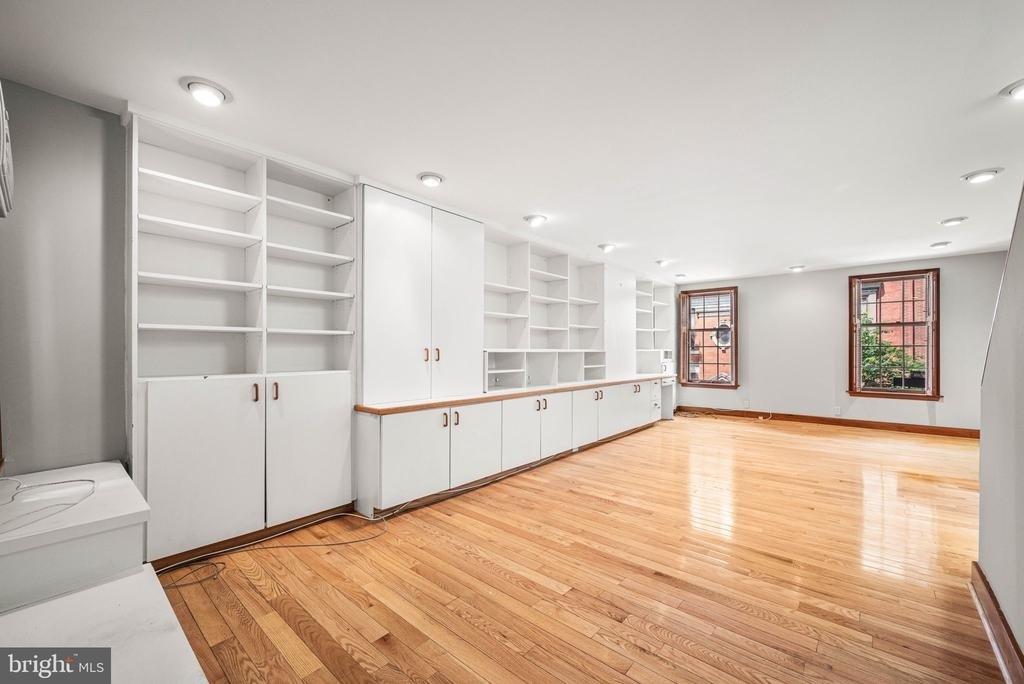 241 S 23rd Street - Photo 3