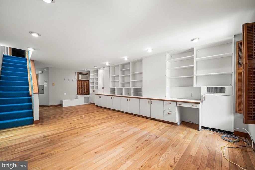 241 S 23rd Street - Photo 2