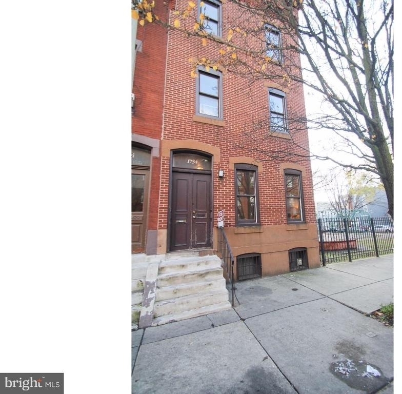 1734 W Diamond Street - Photo 0