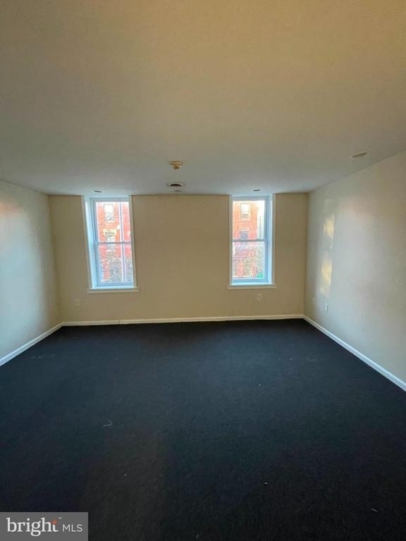 1732 W Diamond Street - Photo 2