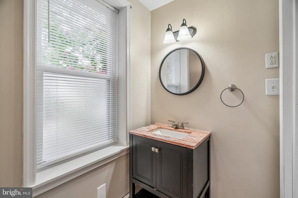 481 Gerhard Street - Photo 18