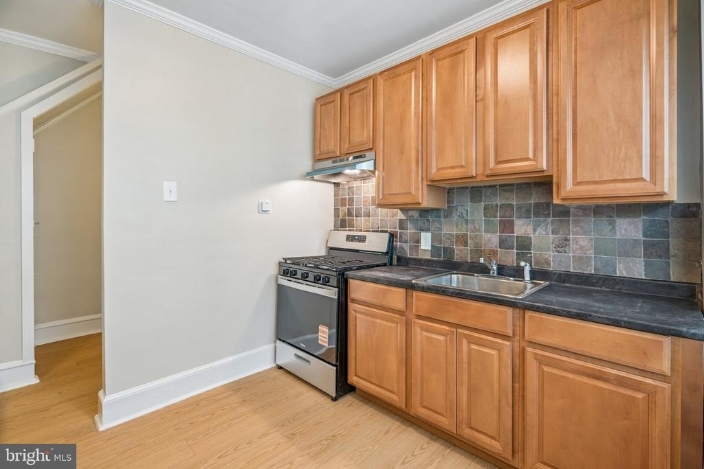 481 Gerhard Street - Photo 7