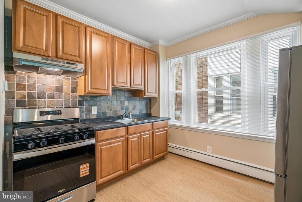 481 Gerhard Street - Photo 4