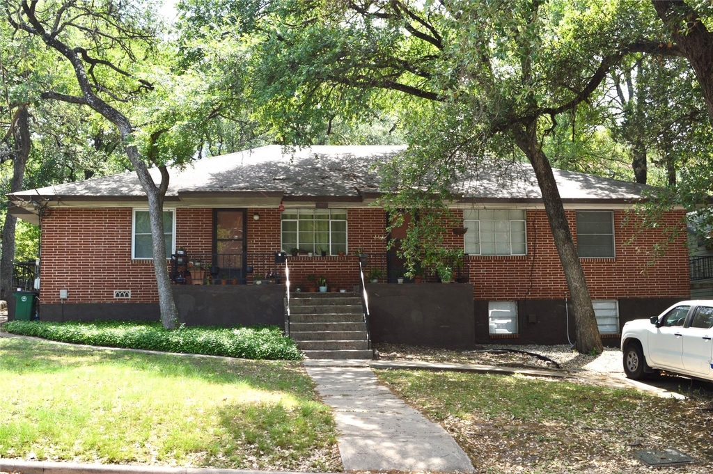 917 Keith Ln - Photo 0