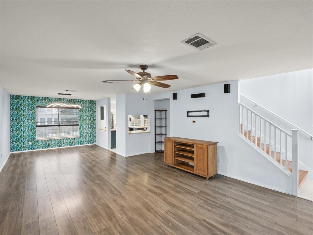 2411 Lavendale Ct - Photo 4