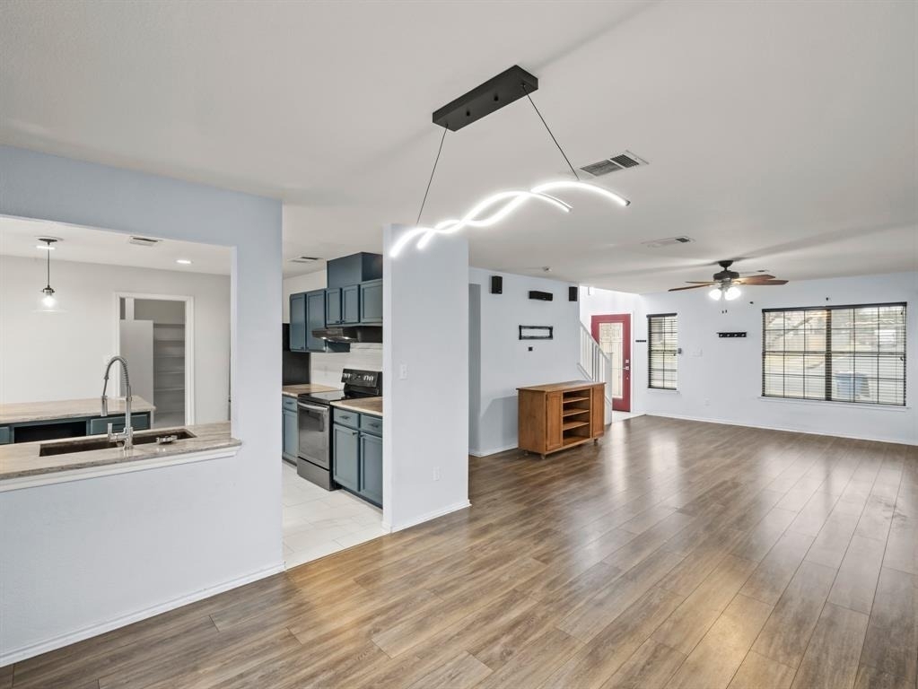 2411 Lavendale Ct - Photo 5