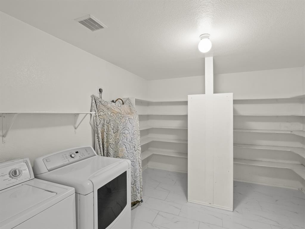 2411 Lavendale Ct - Photo 9
