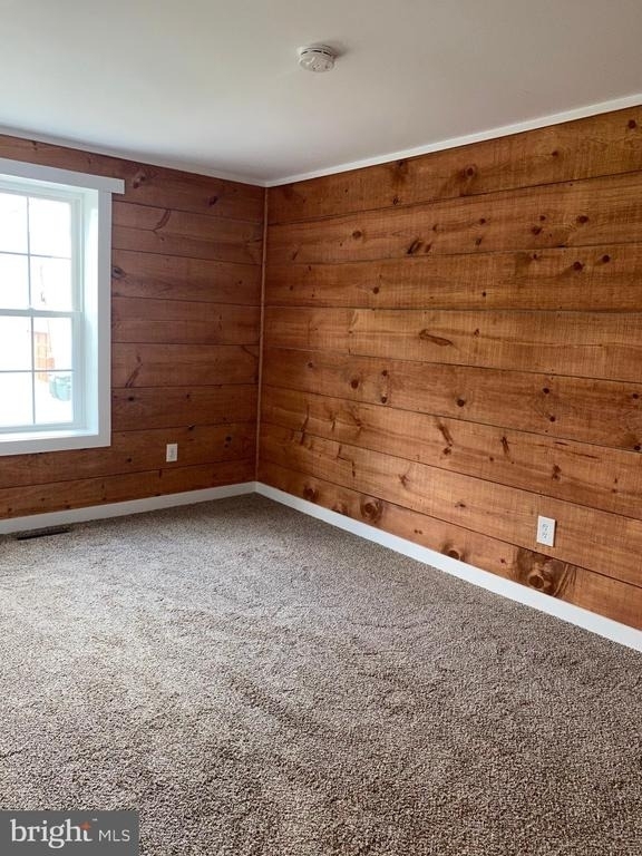 323 E Chestnut Street - Photo 2