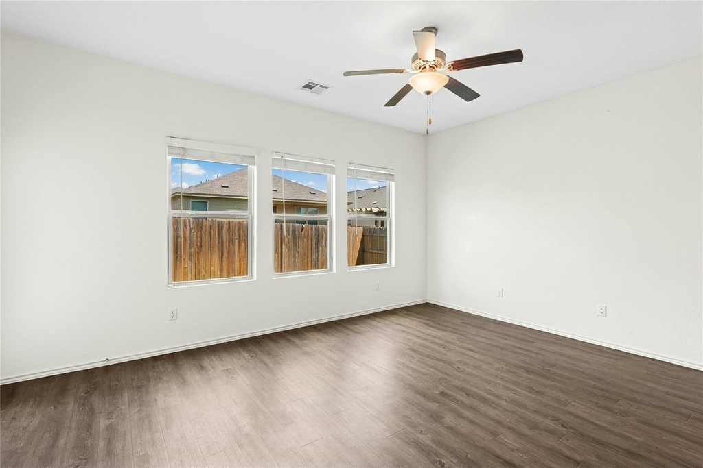 513 Circle Way - Photo 16